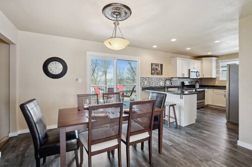 Beach Access/Kid Friendly/Park/Office/4BR/2B