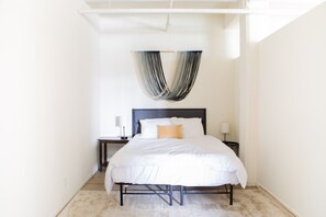 1 chambre, fer et planche à repasser, Wi-Fi gratuit, draps fournis