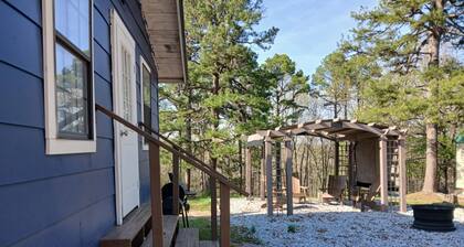 Tyler Bend and Gilbert area 2-bedroom cabin