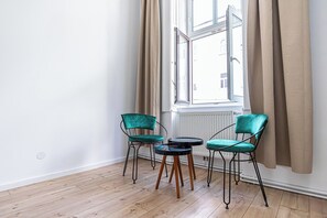 Chambre de base | Fer et planche à repasser