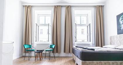 8 Studios with Terrace in Margareten