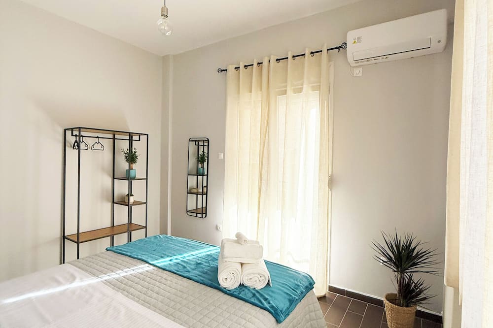 Athenian Petralona Suite
