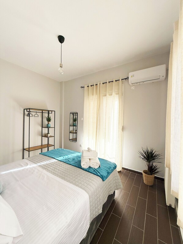 Sistema de insonorización, tabla de planchar con plancha y wifi gratis