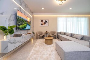 TV, video games - STOP! Magical 10BR Themed Home – 16356 (Clermont)