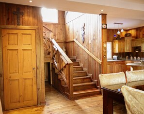 Interior - Charming 4-bedroom house in delightful Peña Blanca with WiFi, AC (Peña Blanca)