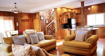 Charming 4-bedroom house in delightful Peña Blanca with WiFi, AC