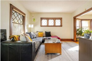 Smart TV, fireplace, computer monitors