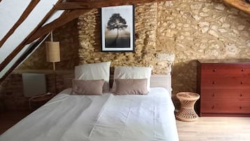 4 bedrooms, iron/ironing board, travel crib, WiFi
