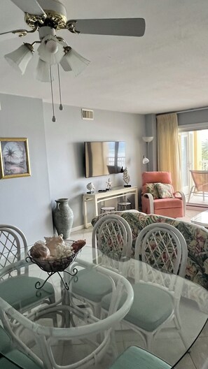 リビング エリア