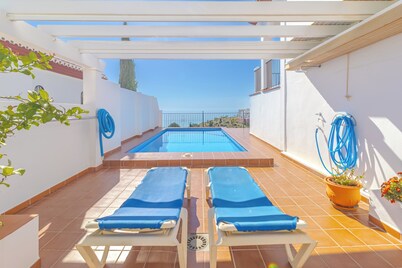 Casa Hibiscus - Two Bedroom Villa, Sleeps 4