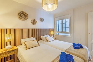 2 bedrooms, iron/ironing board, Internet, bed sheets