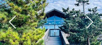 2-bedroom designer bungalow with 1GB FiOS, AC, steps from the 2025 PINES PARTY