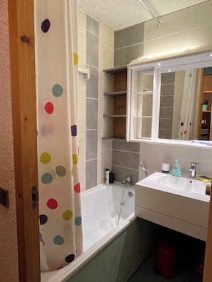 Jabón y papel de baño