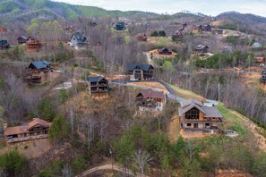 Exterior - Breathtaking Views, Spacious Balcony, Hot Tub, and Game Room (Gatlinburg)