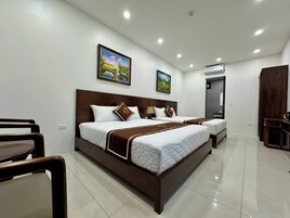 Quadruple Room | Free minibar items, desk, free WiFi, bed sheets