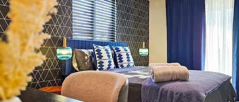 Deluxe Room, 1 Queen Bed, Balcony