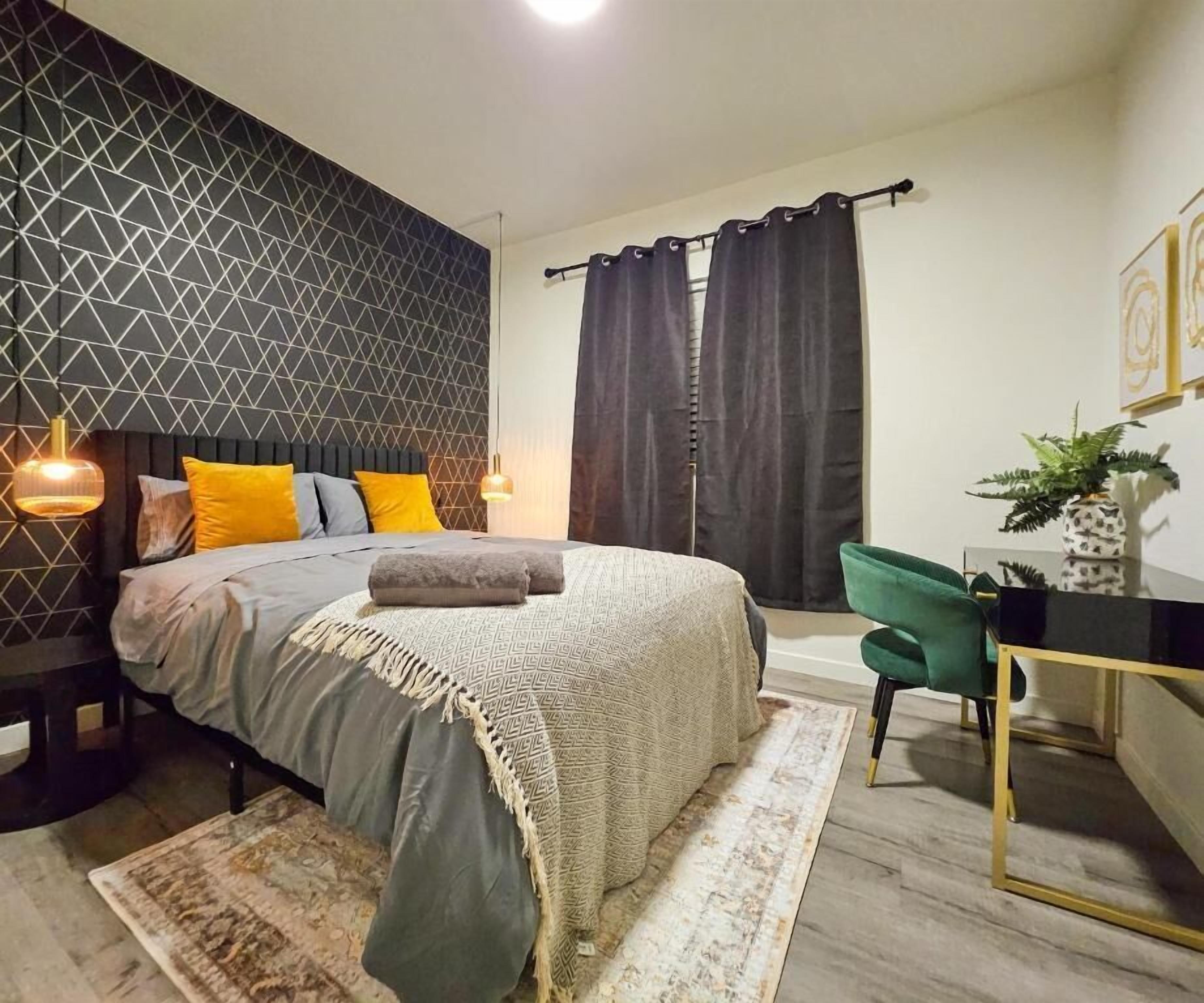 Individually furnished, desk, laptop workspace, free WiFi