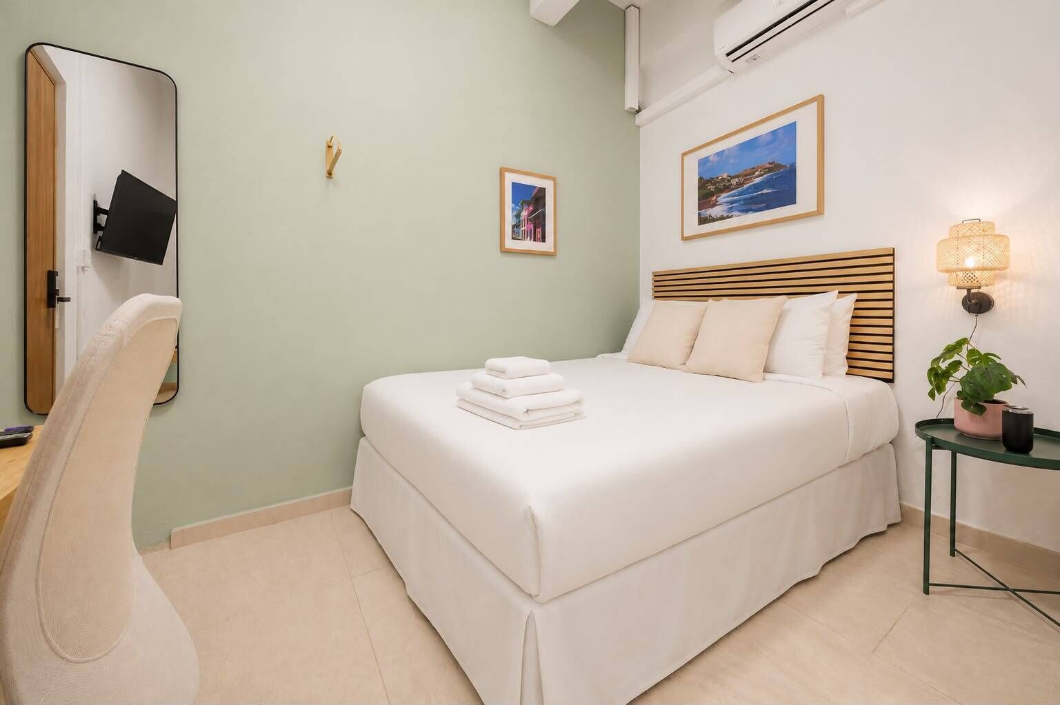 Photo - Room 9: Sleek & Serene Stay in San Juan