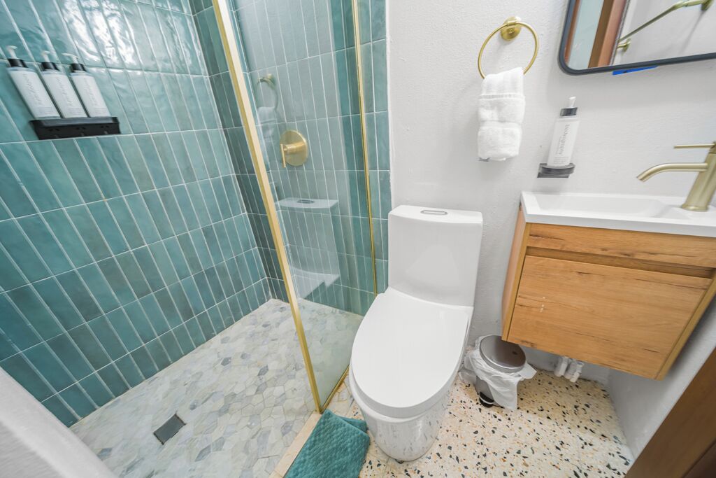 Photo - Room 9: Sleek and Serene Stay in San Juan