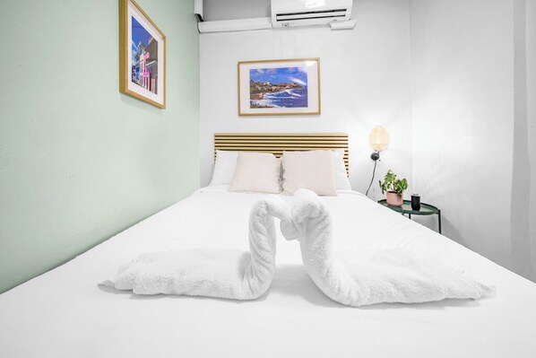 Chambre luxueuse double, 1 grand lit | Accès au Wi-Fi (inclus)