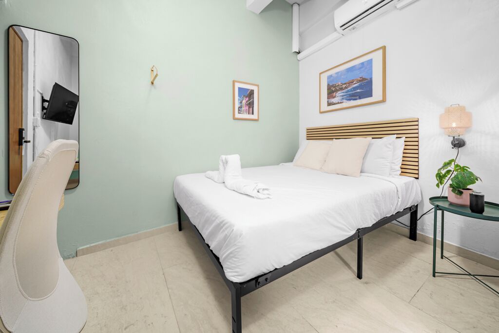 Photo - Room 9: Sleek and Serene Stay in San Juan