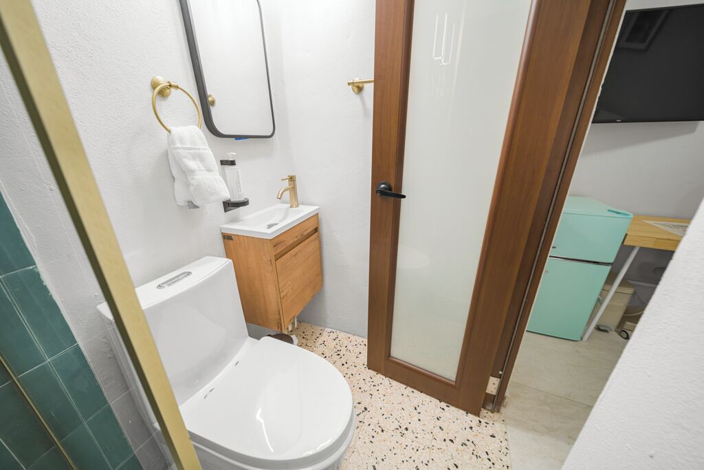 Photo - Room 9: Sleek and Serene Stay in San Juan