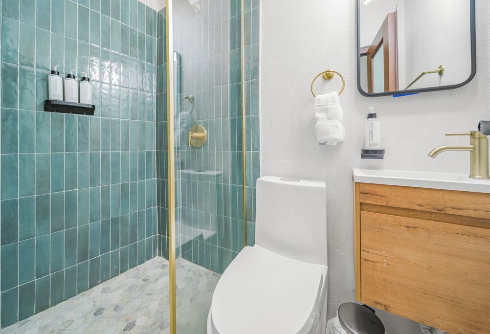 Photo - Room 9: Sleek and Serene Stay in San Juan
