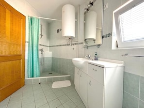 Apartamento, 2 quartos, para fumantes, sacada | Banheiro