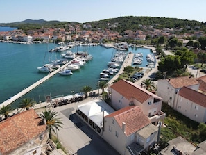 Apartamento, 2 quartos, para fumantes, sacada | Marina