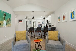 Interior - Vacation Vibes  5-minutes to historic Downtown! (St. Augustine Beach)