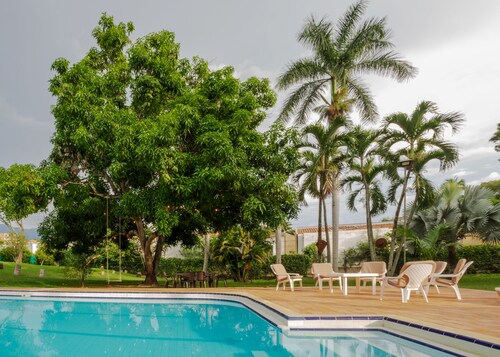 Santa Ana Colonial, Colonial Retreat w/ Private Pool & Lush Gardens