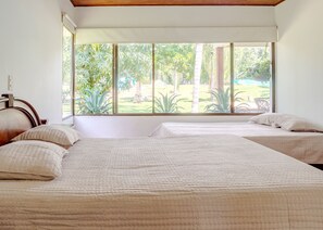 4 chambres, fer et planche à repasser, Wi-Fi gratuit, draps fournis