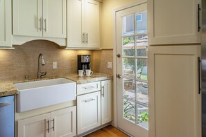 Fridge, microwave, oven, stovetop - Casa Azul - Coastal Charm in Shoreline Mesa Neighborhood (Santa Barbara)
