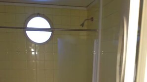 Uklassifisert bilde, 2 av 6, knapp