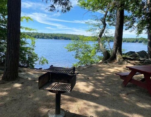 Charming 3-bedroom house with WiFi, AC in delightful Moultonborough