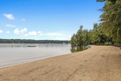 Charming 3-bedroom house with WiFi, AC in delightful Moultonborough