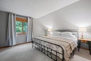 3 bedrooms, WiFi, bed sheets - Charming 3-bedroom house with WiFi, AC in delightful Moultonborough (Moultonborough)