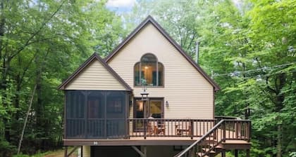 Charming 3-bedroom house with WiFi, AC in delightful Moultonborough