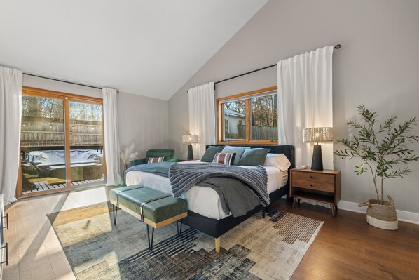 3 bedrooms, desk, iron/ironing board, travel cot