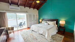 3 chambres, coffre-fort, accès au Wi-Fi (inclus), literie fournie