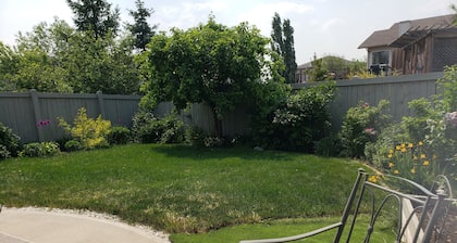 Walkout Garden 1-bedroom  in Grande Prairie AC, WiFi, laundry, parking space