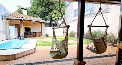 Charming 2-bedroom house with WiFi, AC in wonderful Asunción Paraguay