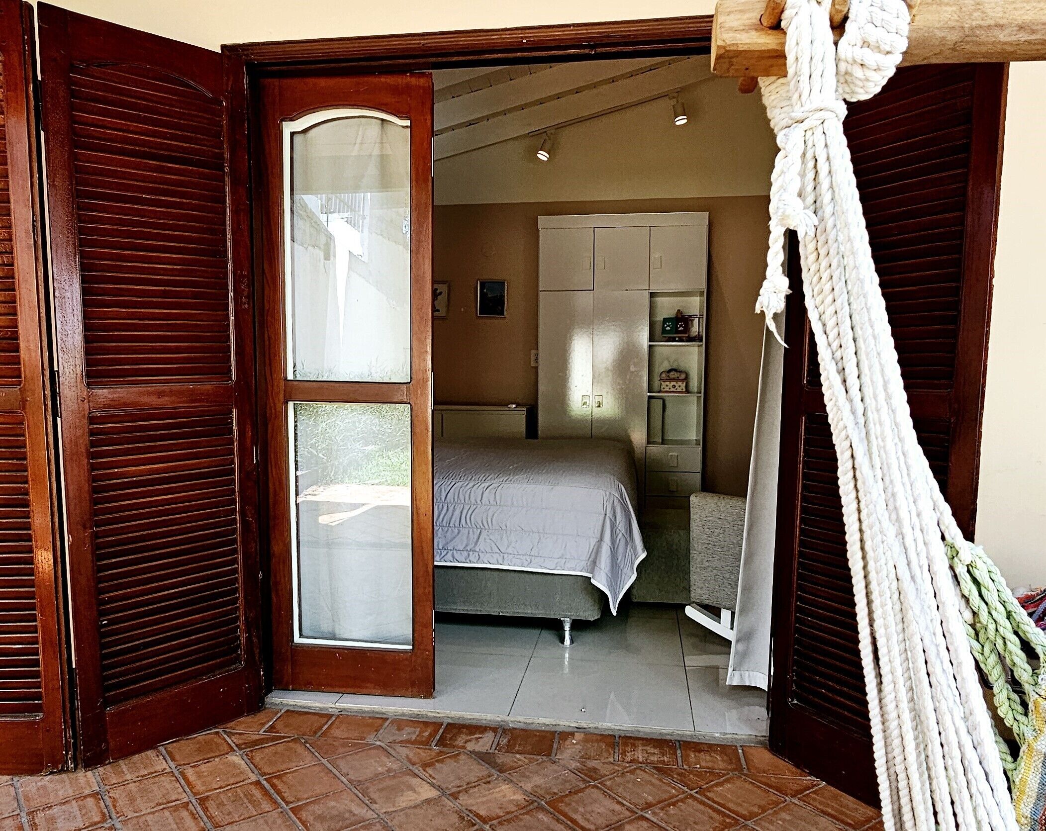 2 bedrooms, iron/ironing board, WiFi