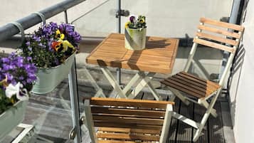 Apartment | Outdoor dining