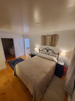 1 bedroom, desk, iron/ironing board, free WiFi