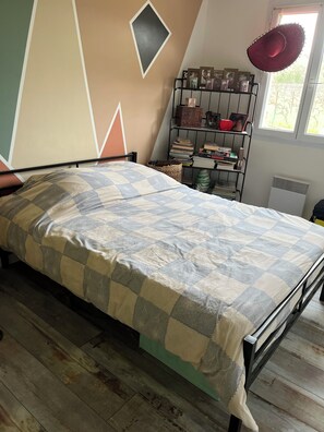 3 عدّة غرف نوم ومكتب ومكواة/لوح كي وواي فاي