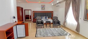 Living area - Heartland Hotel  (Ada)