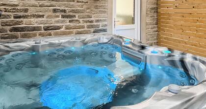 4 bedroom accommodation in Haworth, near Keighley