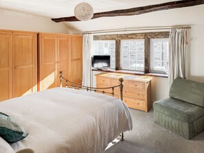 Free WiFi, bed sheets - 4 bedroom accommodation in Haworth, near Keighley (Haworth, near Keighley)