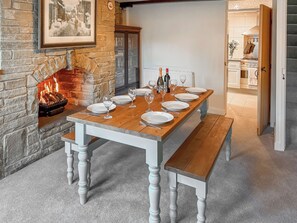 Dining - 4 bedroom accommodation in Haworth, near Keighley (Haworth, near Keighley)